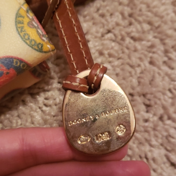 Vintage Dooney and Bourke small purse - Picture 3 of 6